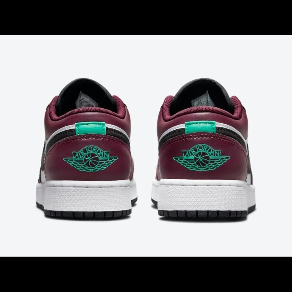 Jordan 1 Low Dark Beetroot Roma Green DM0589-635